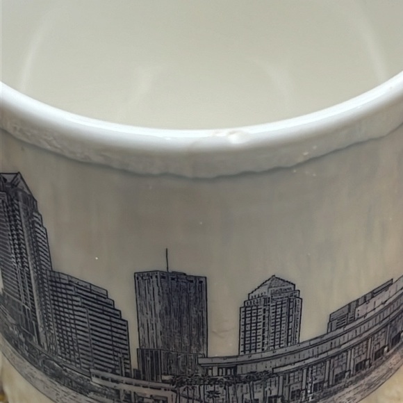 2007 Starbucks Coffee Company City of Tampa Mug 18 fl oz Architecture Series - Picture 11 of 14